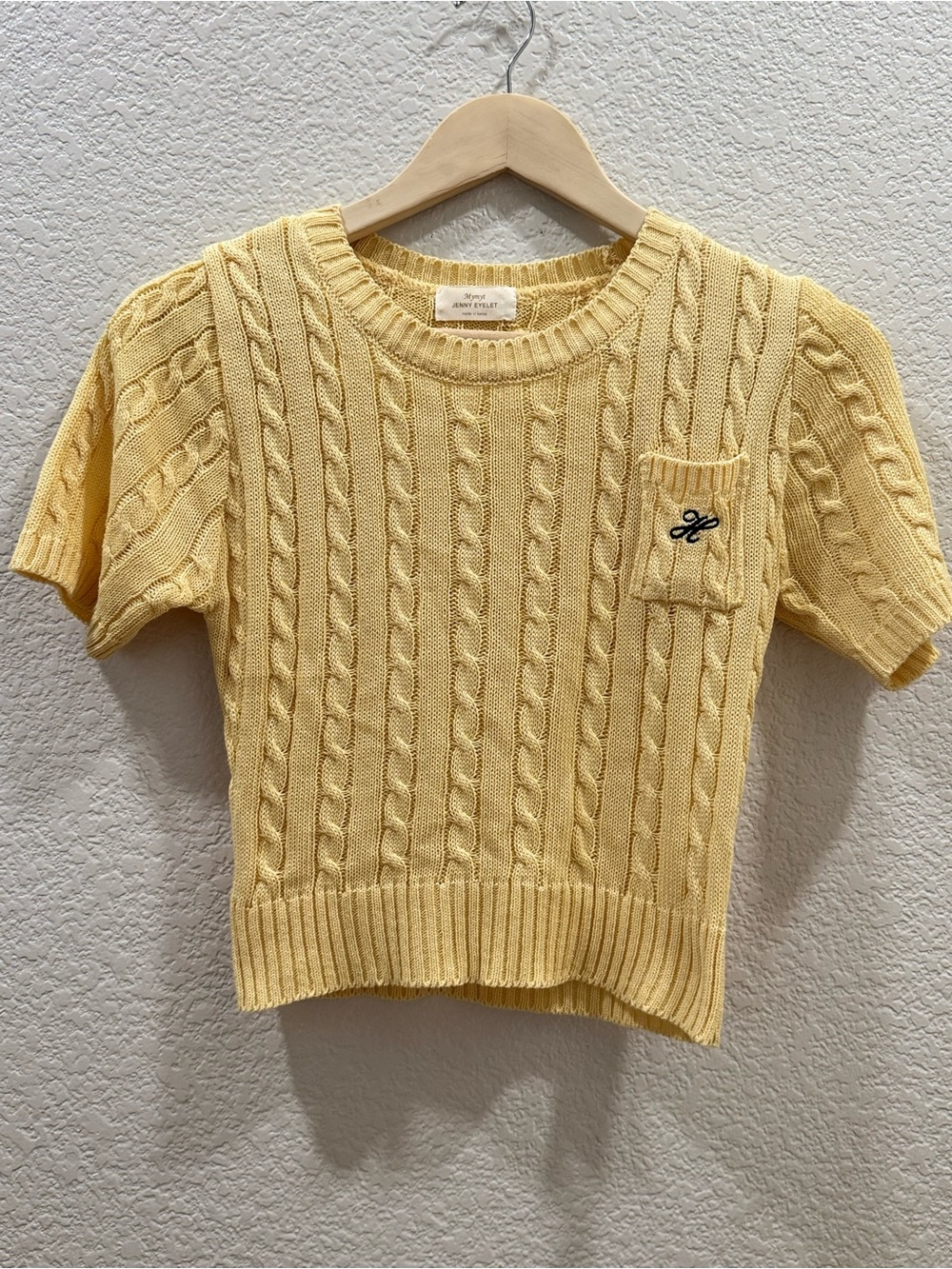 Short-Sleeve Cable-Knit Crewneck Sweater Yellow